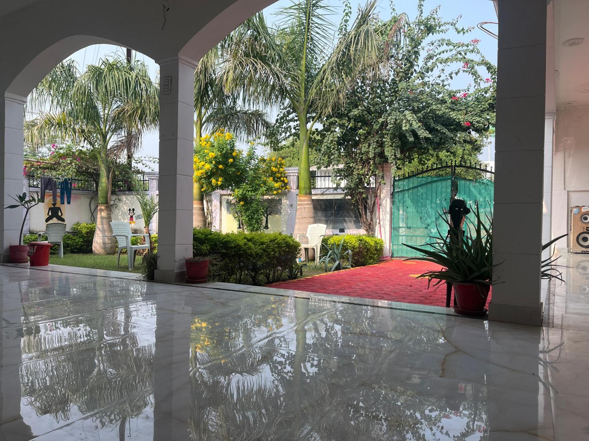 Sunrise Bed & Breakfast Khajurāho Extérieur photo