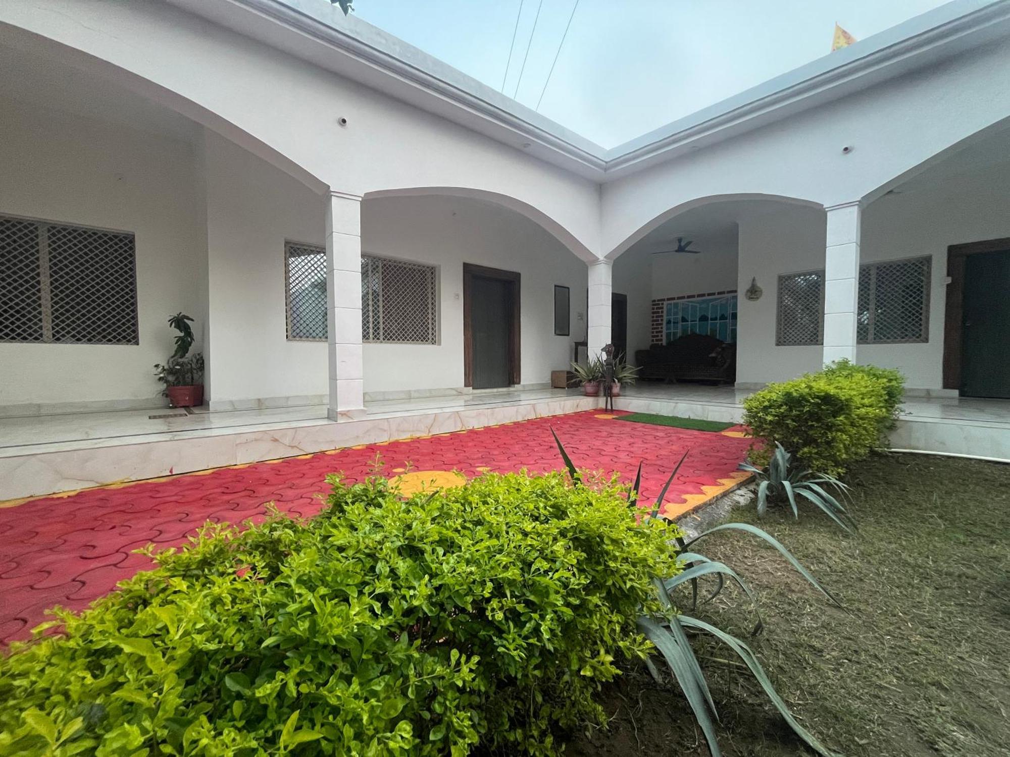 Sunrise Bed & Breakfast Khajurāho Extérieur photo