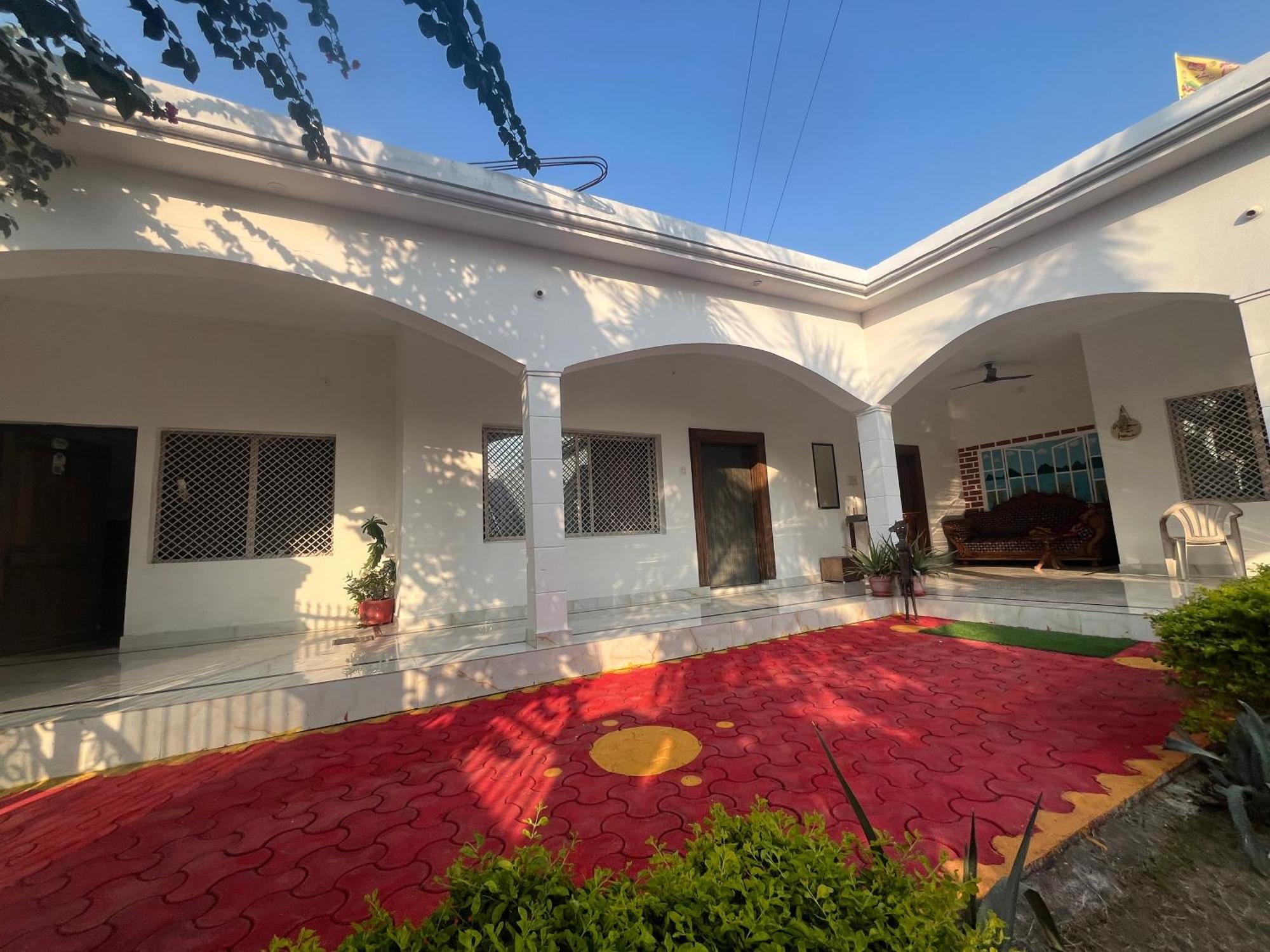 Sunrise Bed & Breakfast Khajurāho Extérieur photo