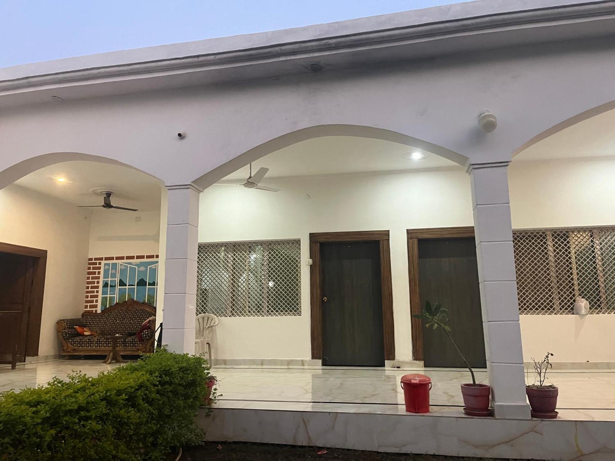 Sunrise Bed & Breakfast Khajurāho Extérieur photo