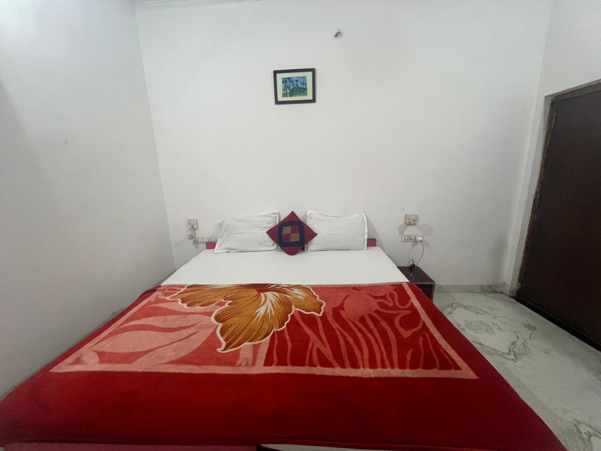 Sunrise Bed & Breakfast Khajurāho Extérieur photo