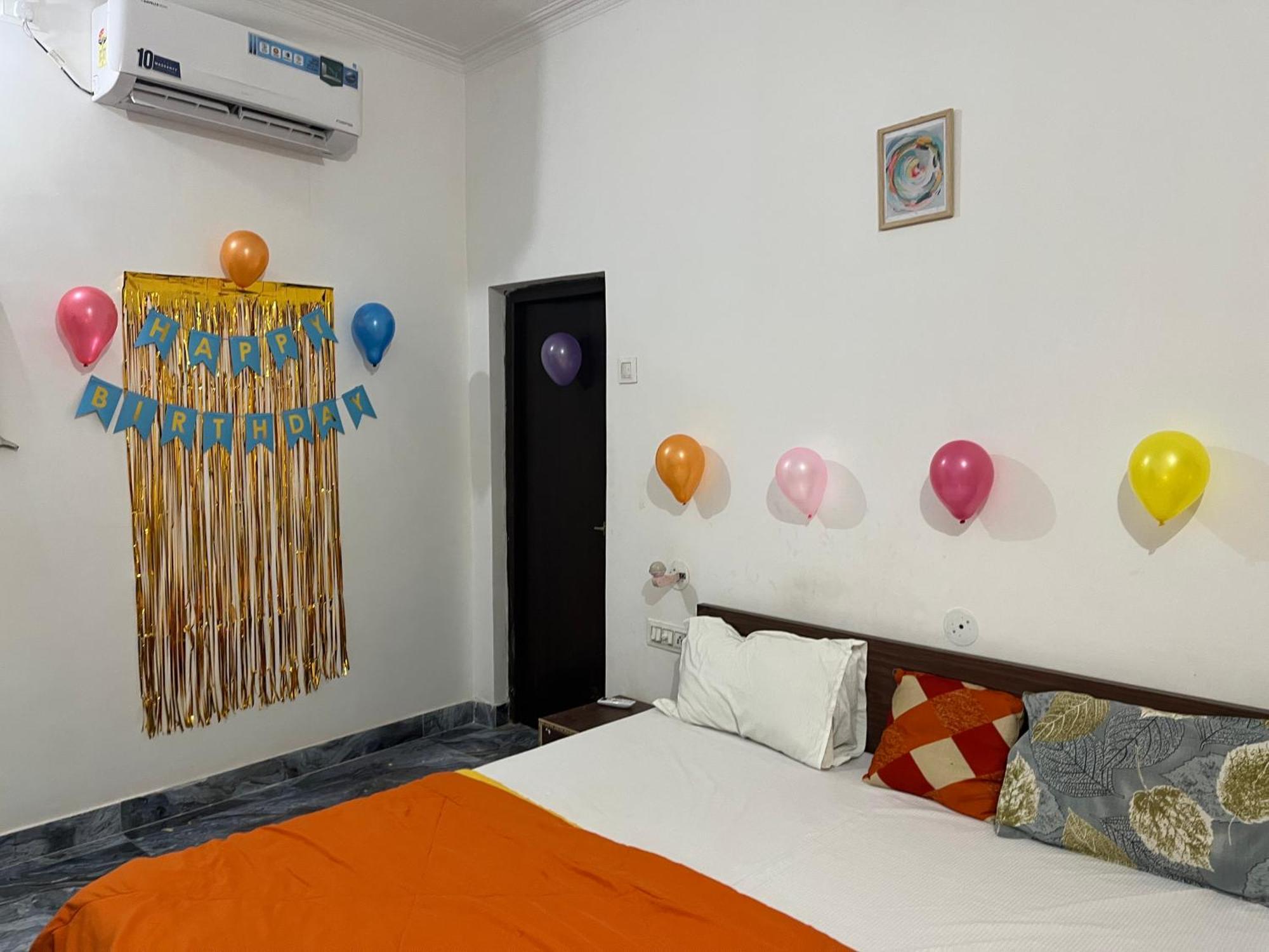 Sunrise Bed & Breakfast Khajurāho Extérieur photo